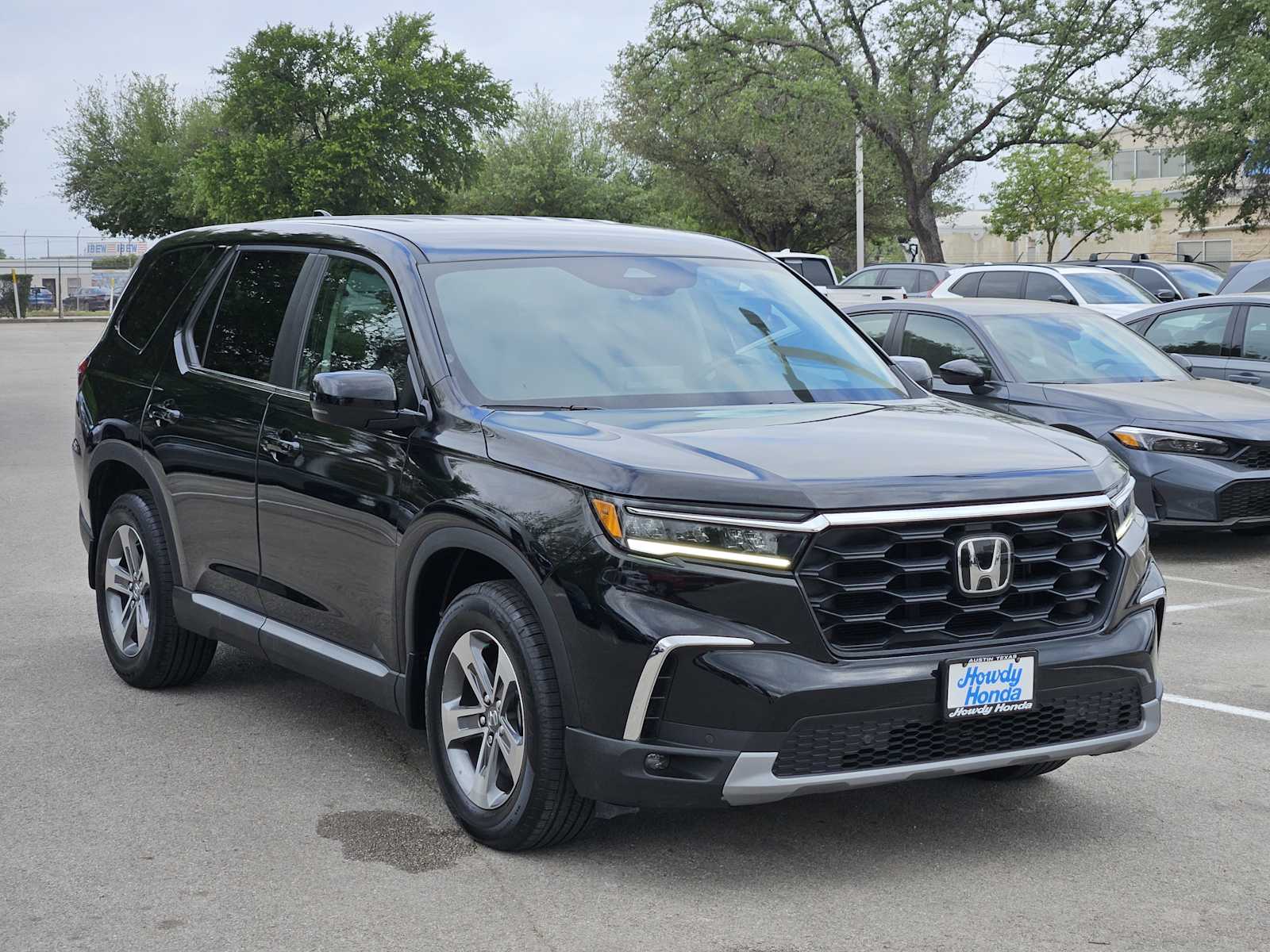 Thumbnail: 2023 Honda Pilot - 3