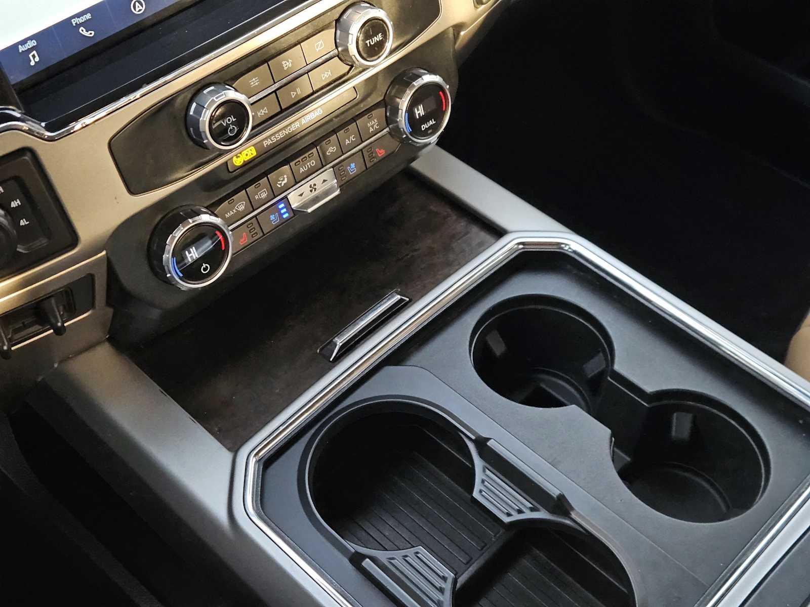 Thumbnail: 2022 Ford Econoline - 20