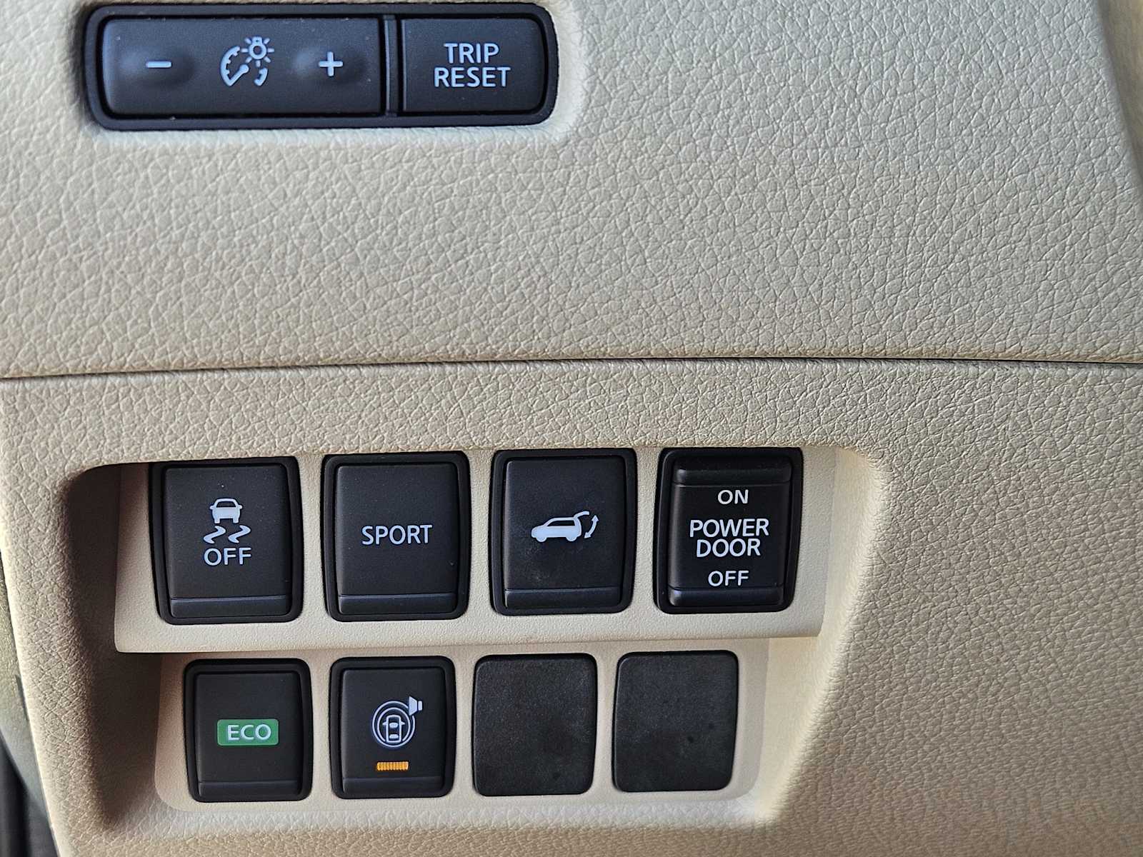 Thumbnail: 2016 Nissan Rogue - 22