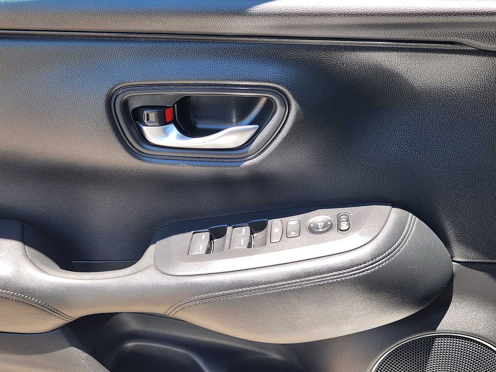 Thumbnail: 2023 Honda HR-V - 23