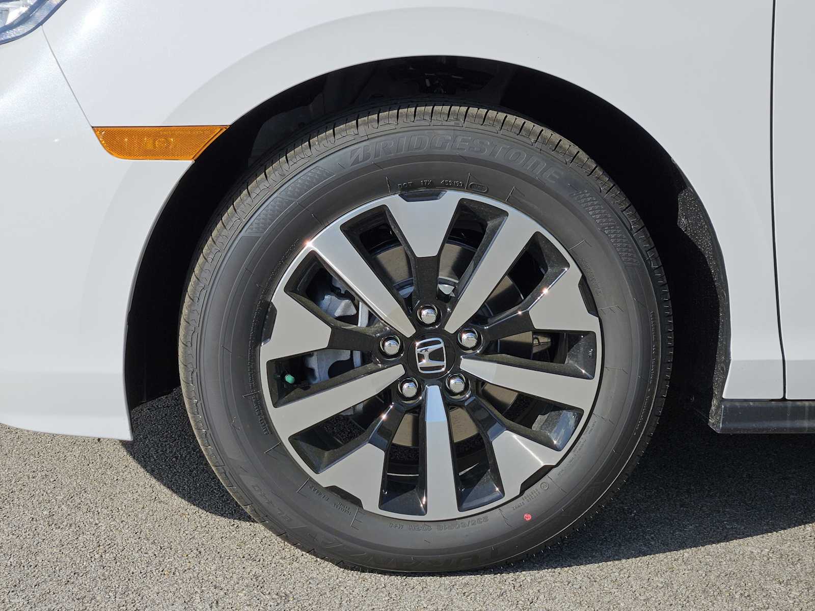 Thumbnail: 2026 Honda Odyssey - 9