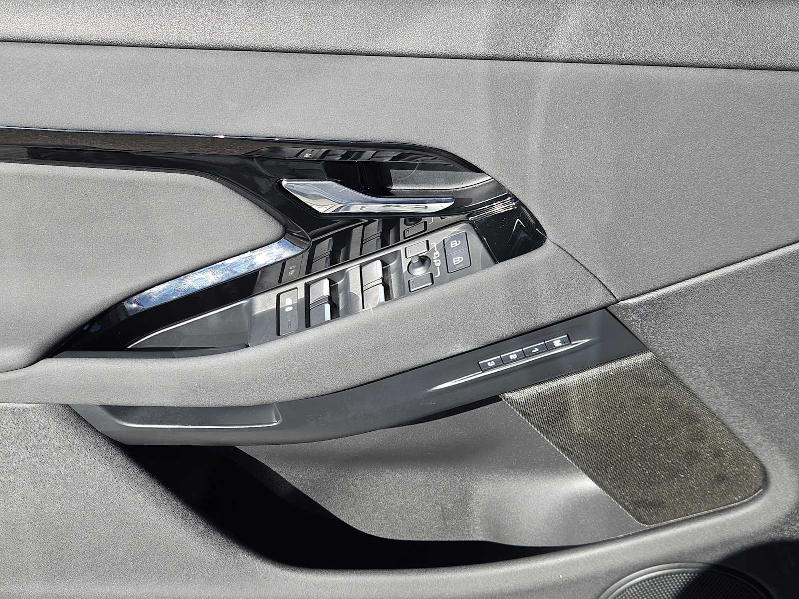 Thumbnail: 2024 Land Rover Range Rover Evoque - 21