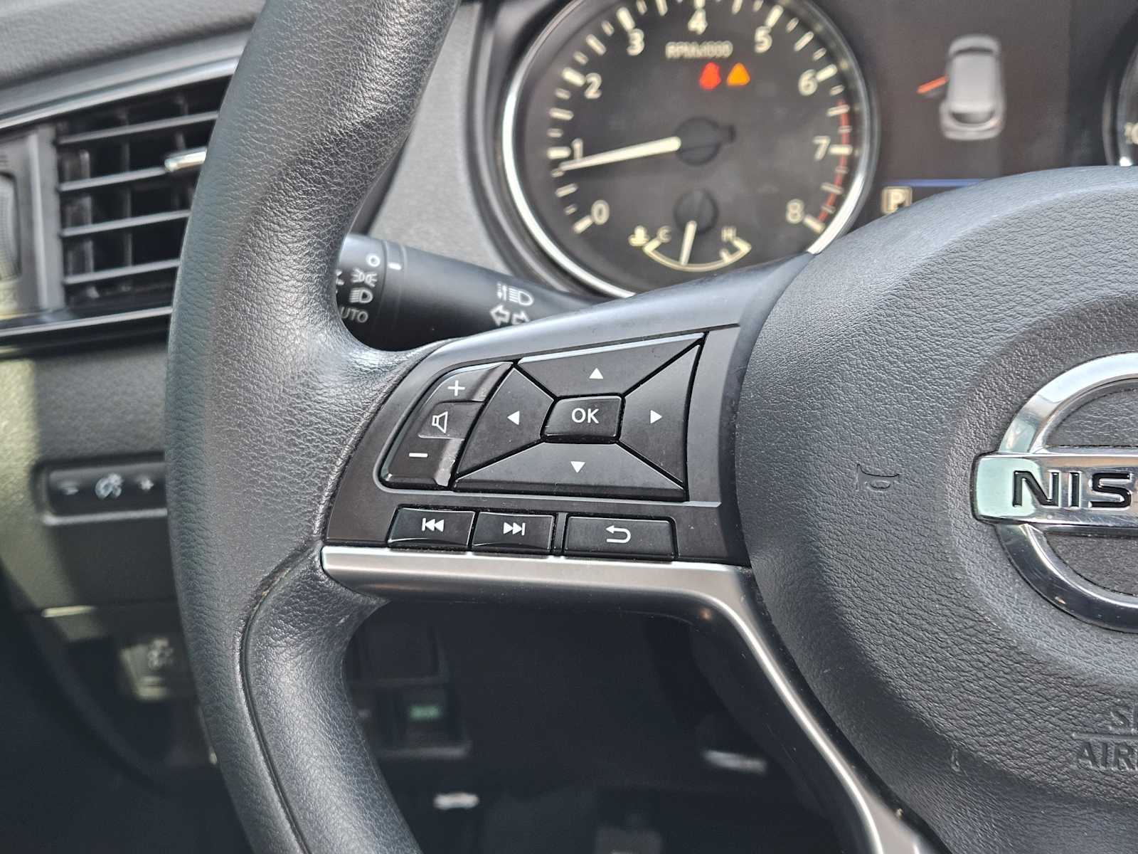 Thumbnail: 2020 Nissan Rogue Sport - 26