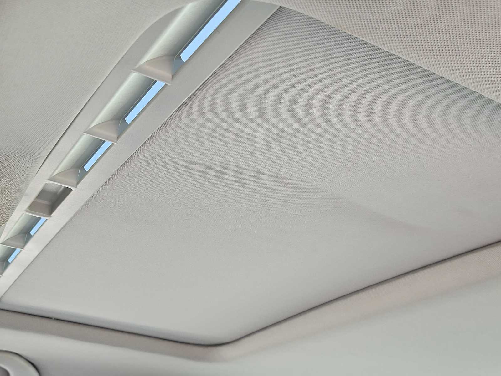 Thumbnail: 2013 Volkswagen Passat - 24