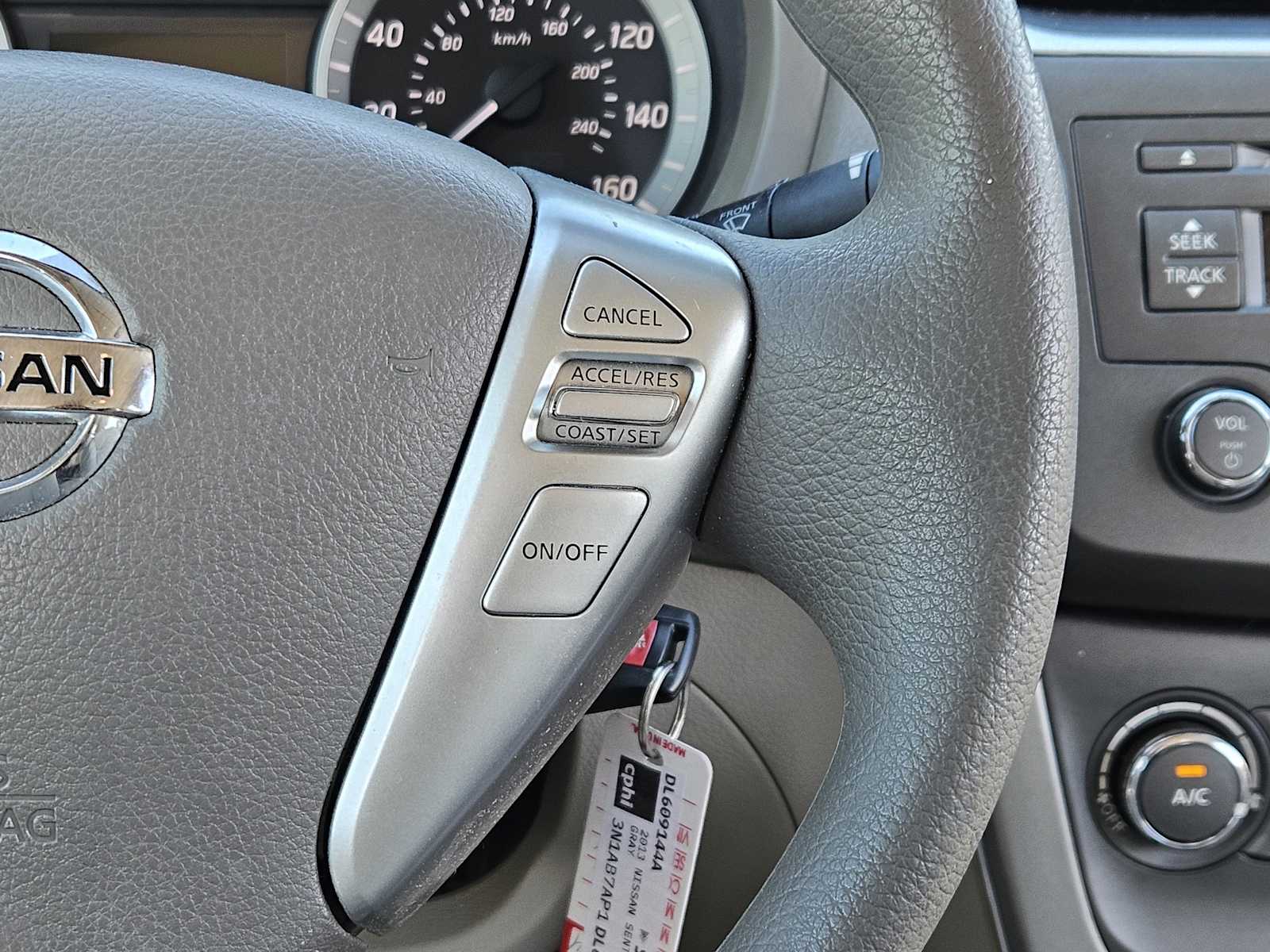 Thumbnail: 2013 Nissan Sentra - 25