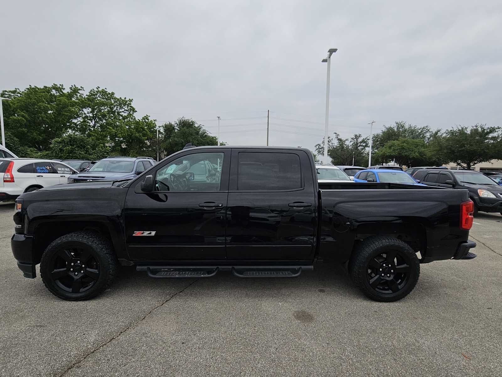 Thumbnail: 2017 Chevrolet Silverado 1500 - 4
