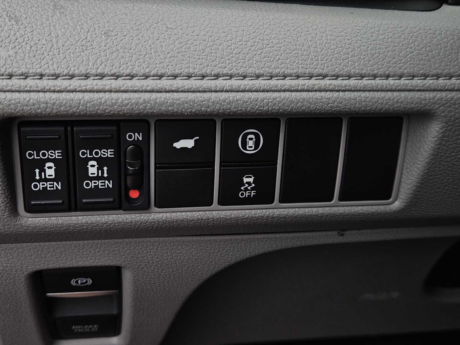 Thumbnail: 2023 Honda Odyssey - 21