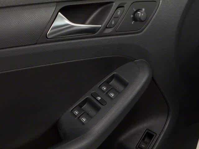 Thumbnail: 2013 Volkswagen Jetta - 17