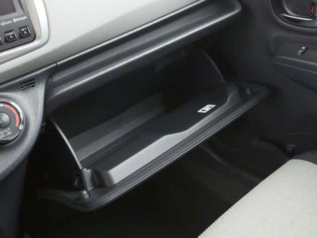 Thumbnail: 2013 Toyota Yaris - 18