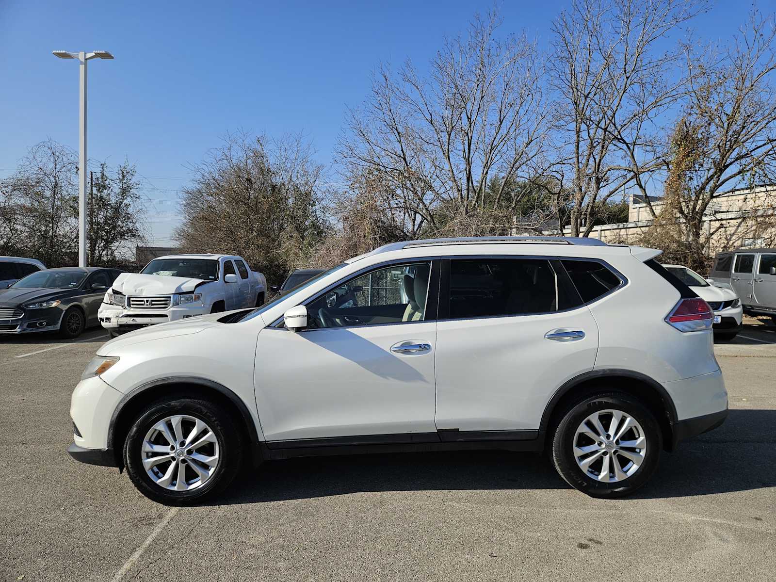 Thumbnail: 2016 Nissan Rogue - 4