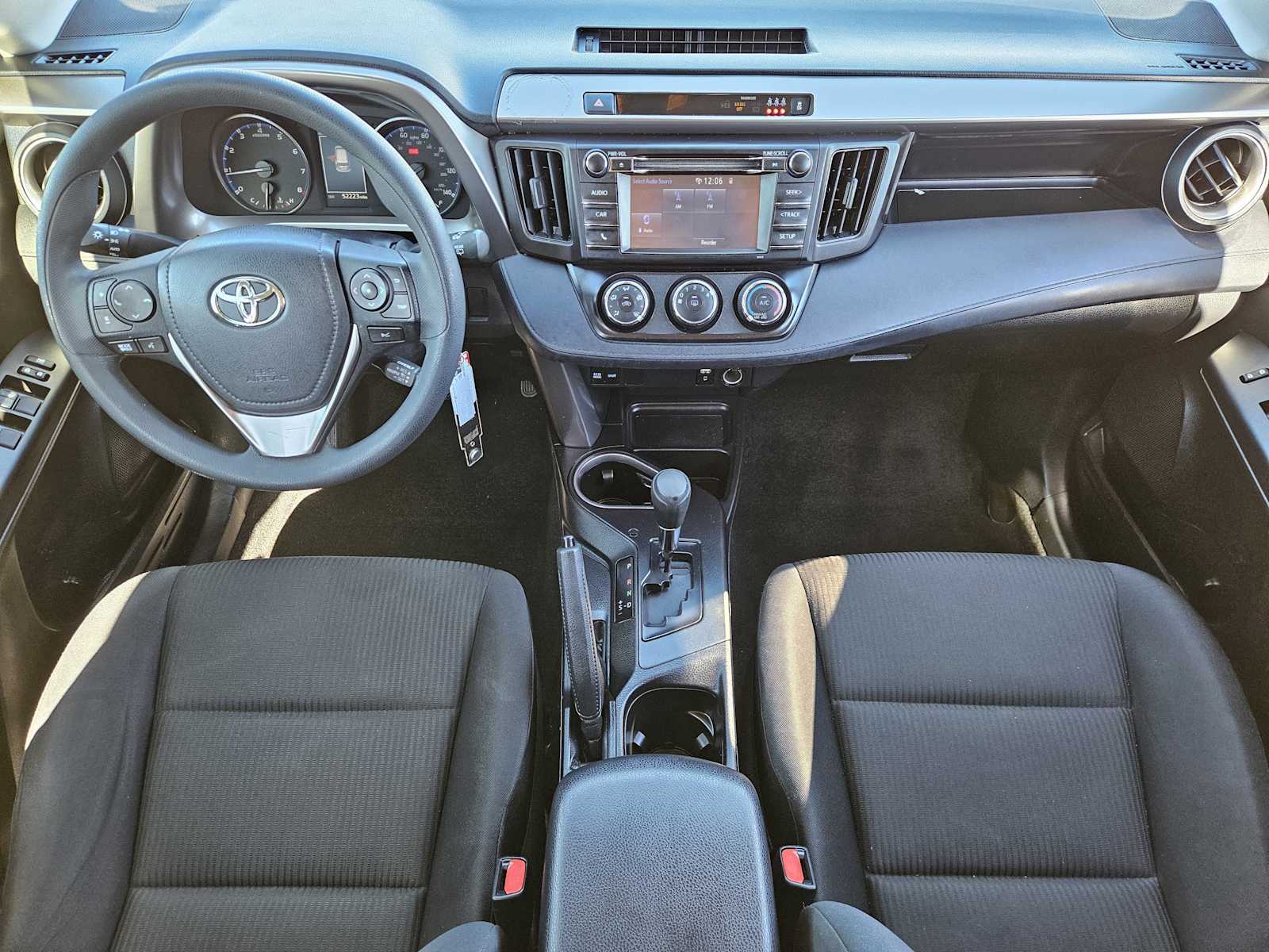 Thumbnail: 2018 Toyota RAV4 - 23