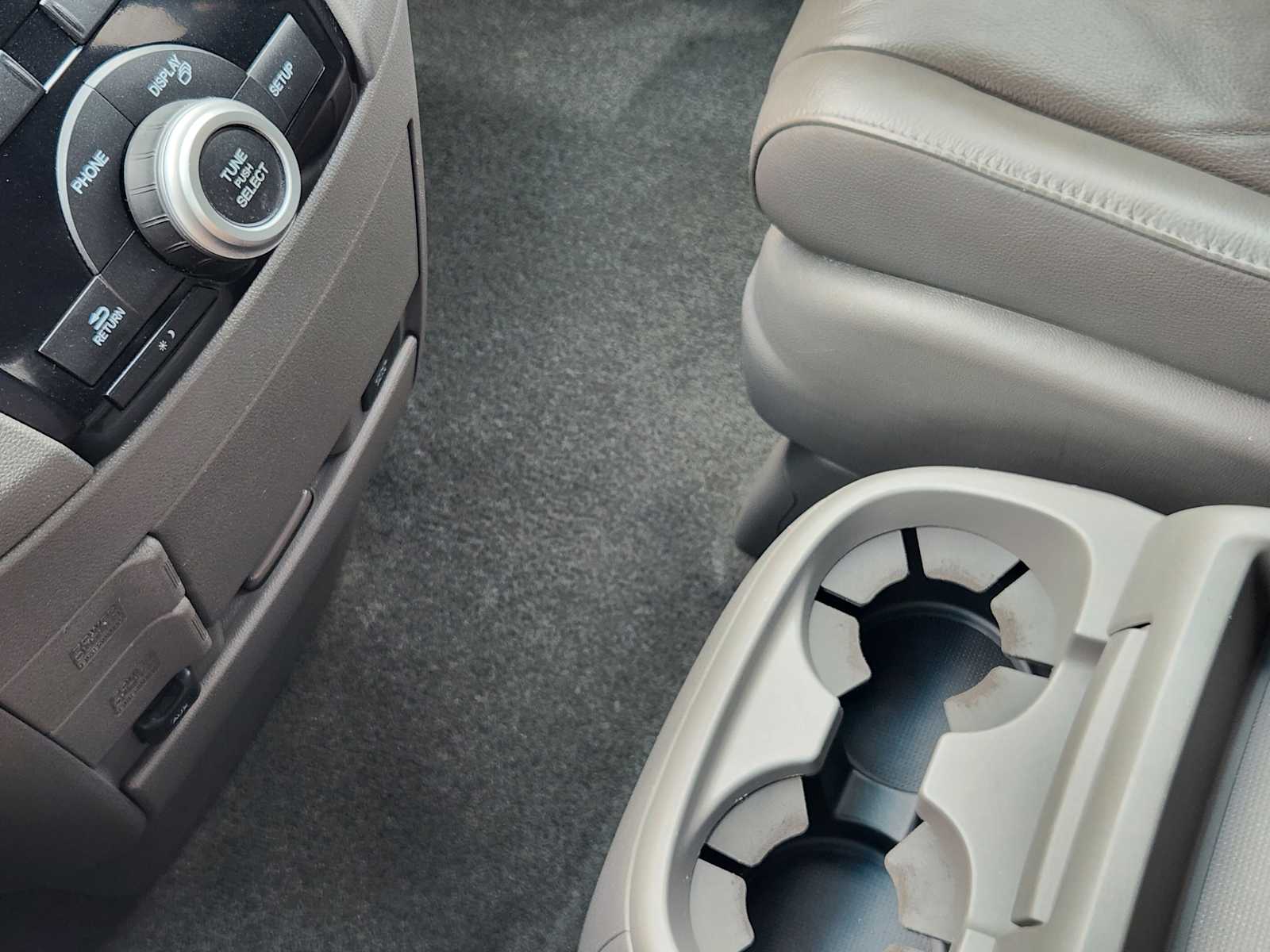 Thumbnail: 2011 Honda Odyssey - 20