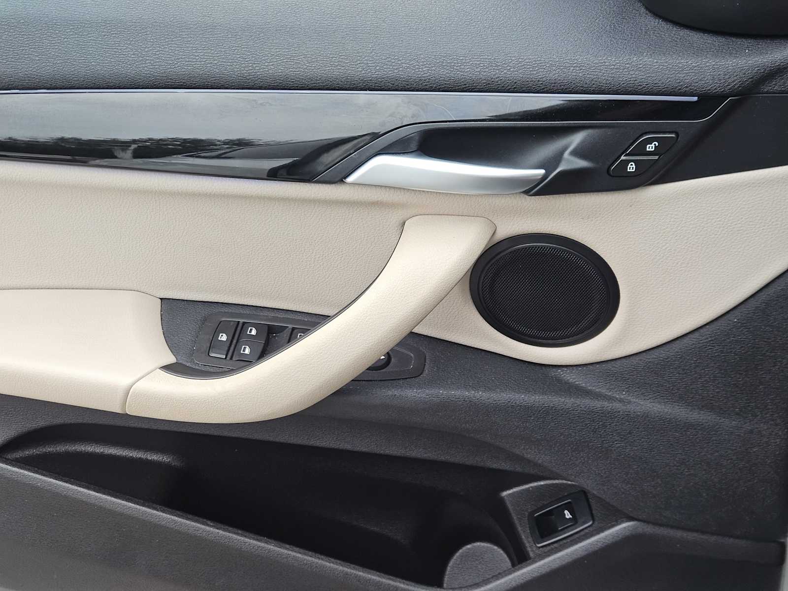 Thumbnail: 2022 BMW X2 - 21