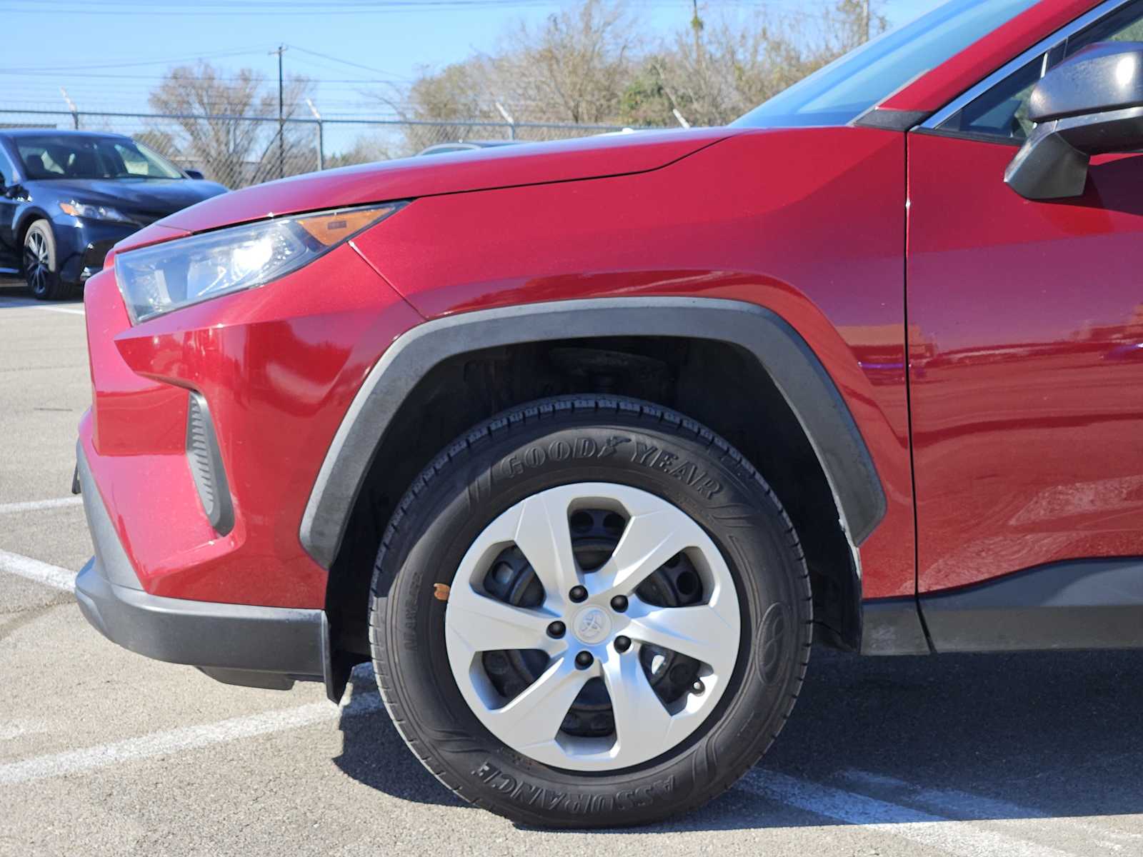 Thumbnail: 2020 Toyota RAV4 - 8
