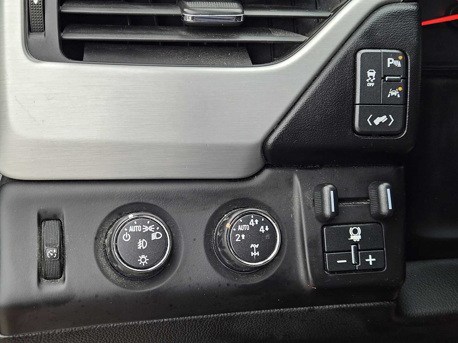 Thumbnail: 2016 GMC Yukon XL - 21