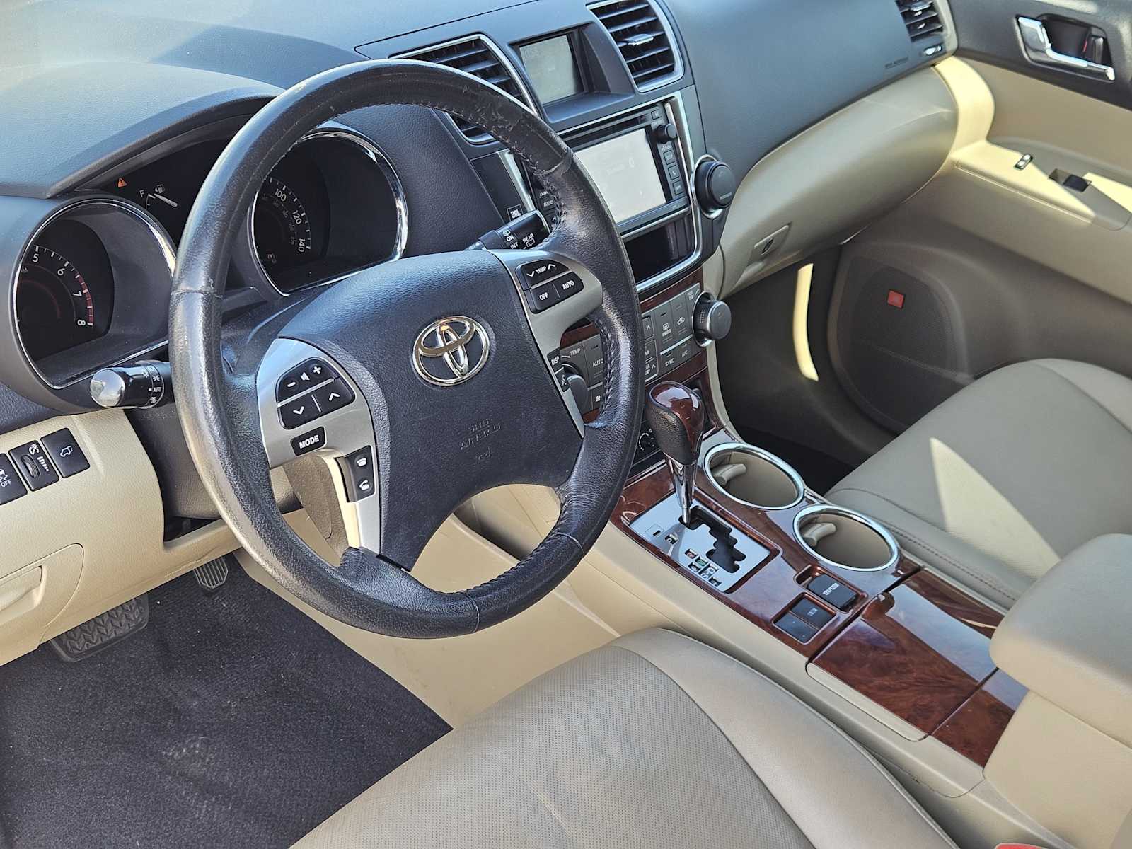 Thumbnail: 2013 Toyota Highlander - 11