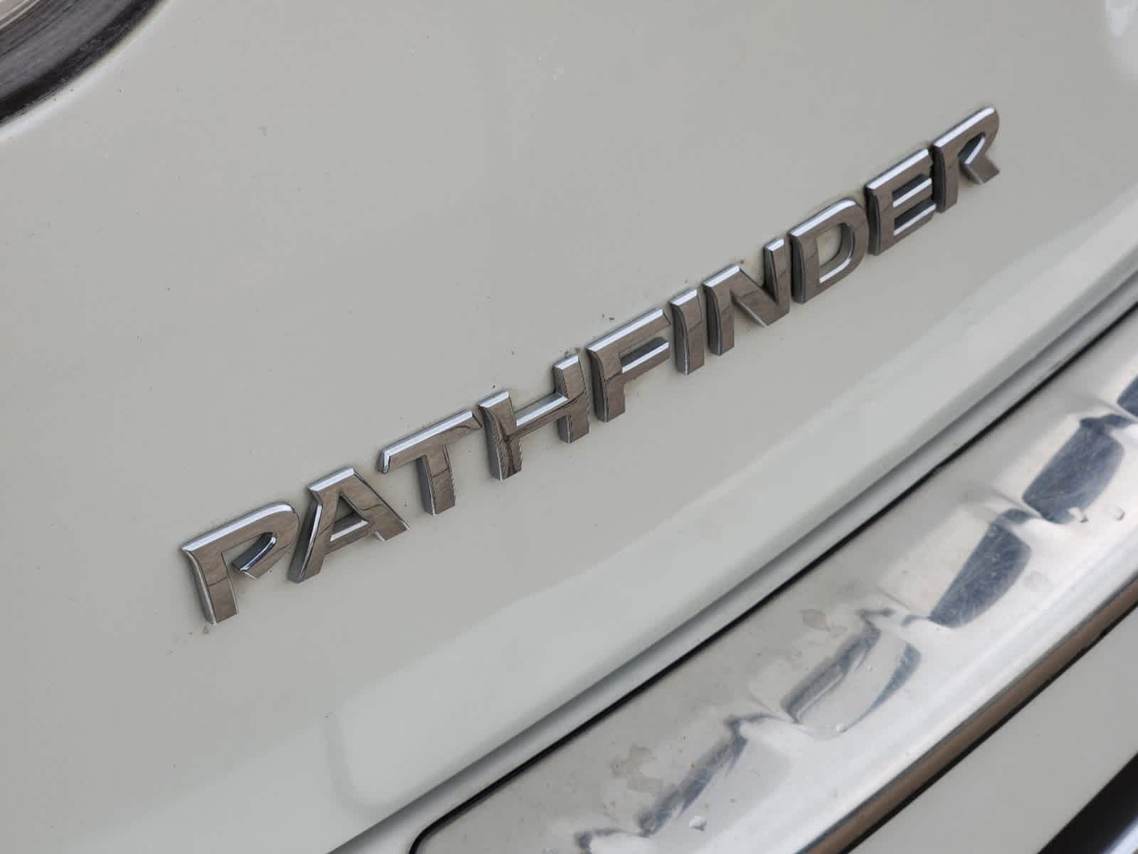 2015 Nissan Pathfinder Platinum 13