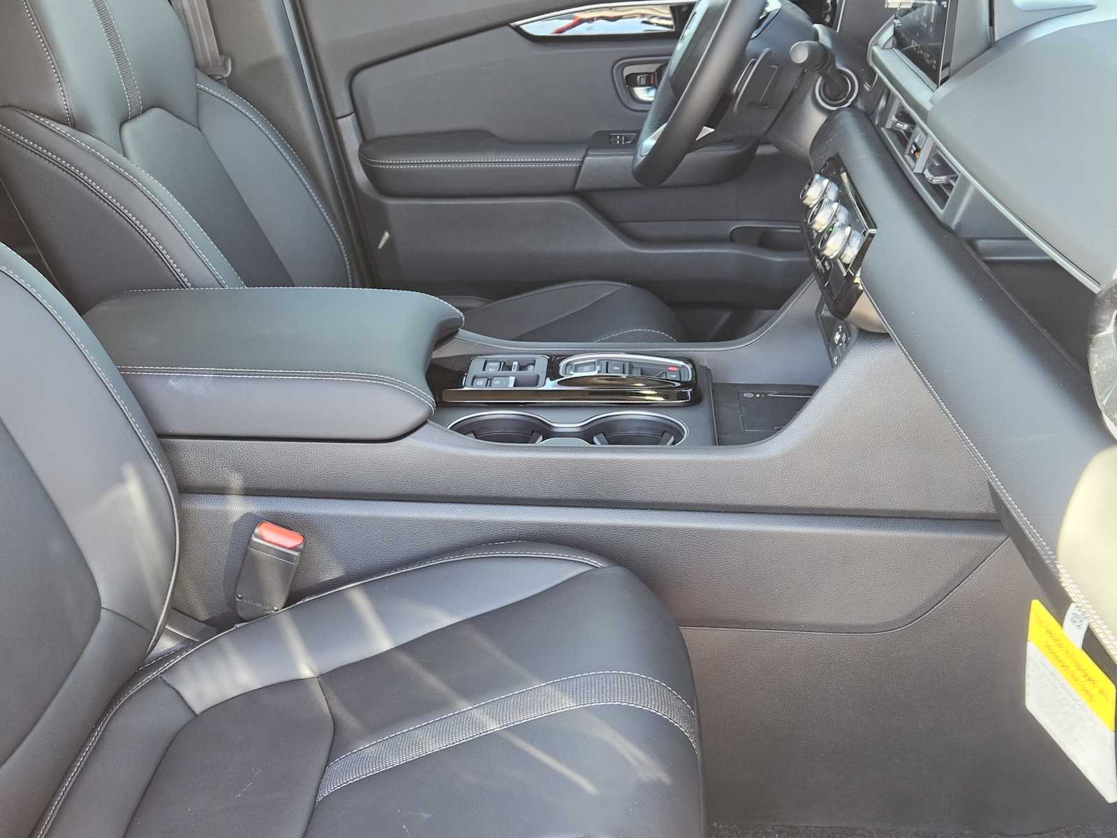 Thumbnail: 2025 Honda Pilot - 11