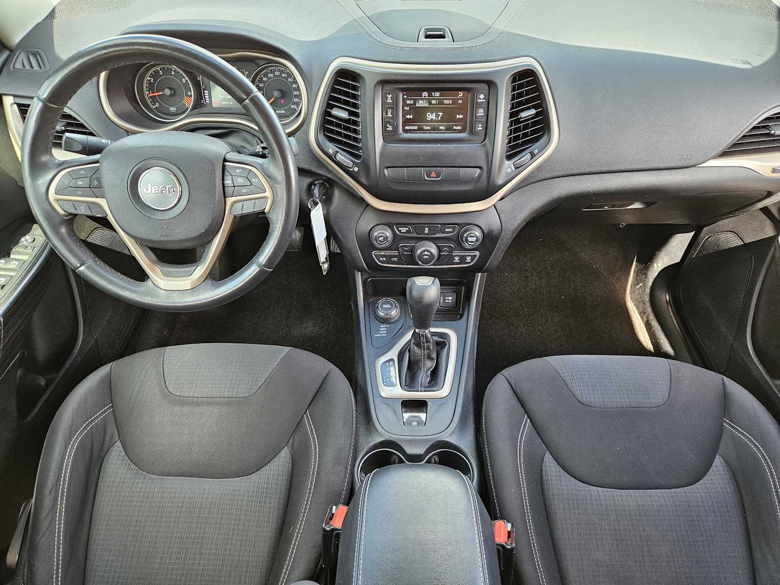 Thumbnail: 2015 Jeep Cherokee - 23
