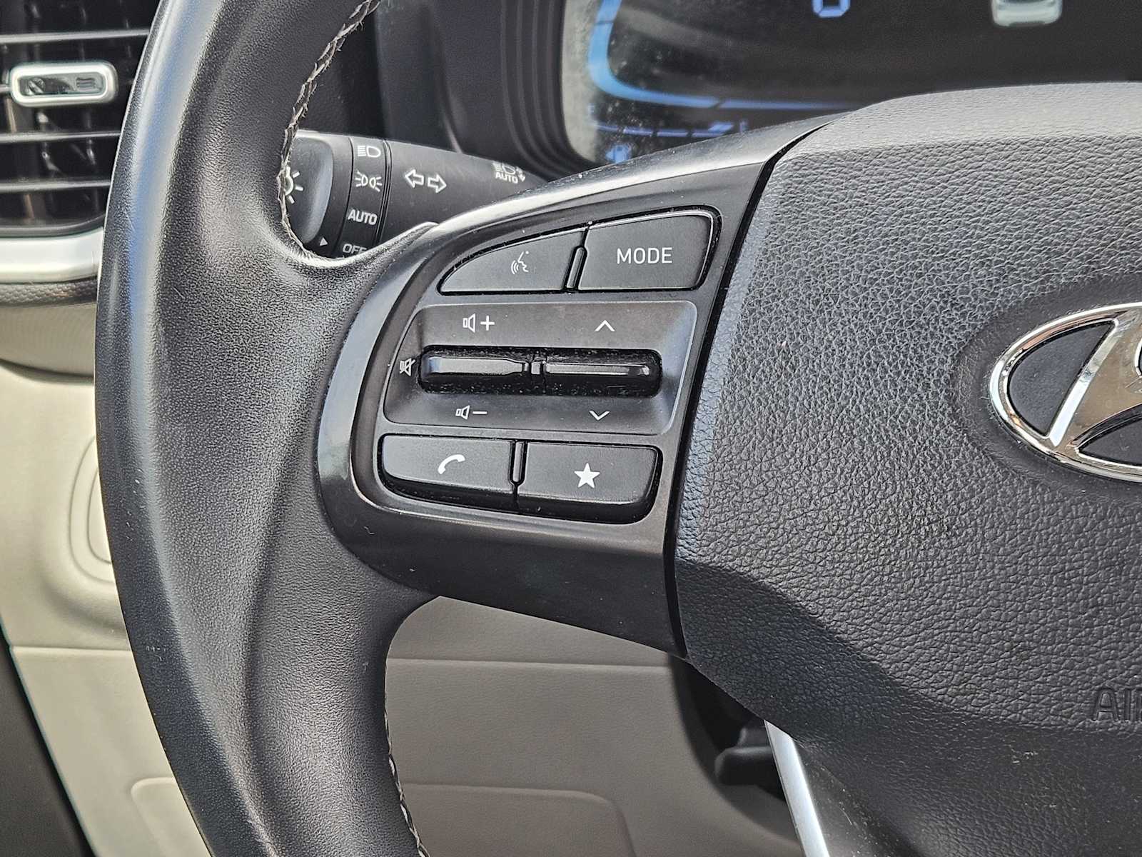 Thumbnail: 2023 Hyundai Venue - 25