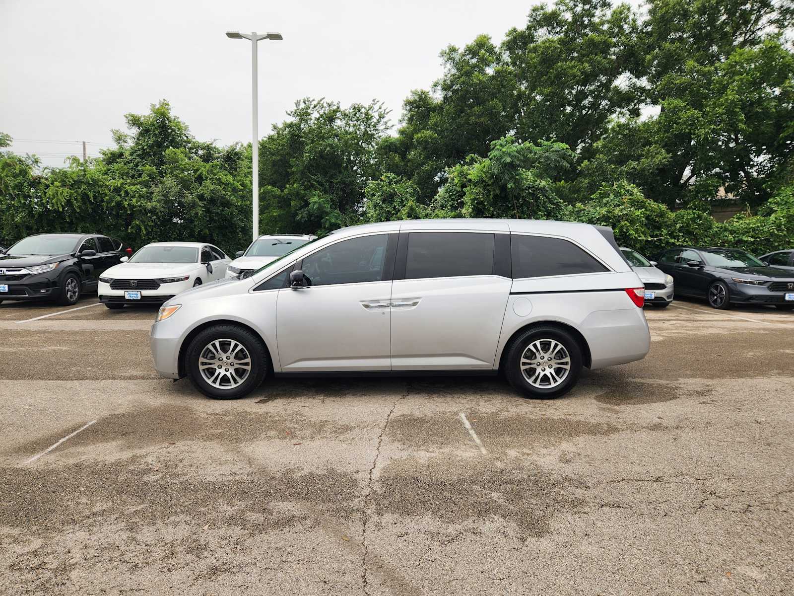 Thumbnail: 2011 Honda Odyssey - 4
