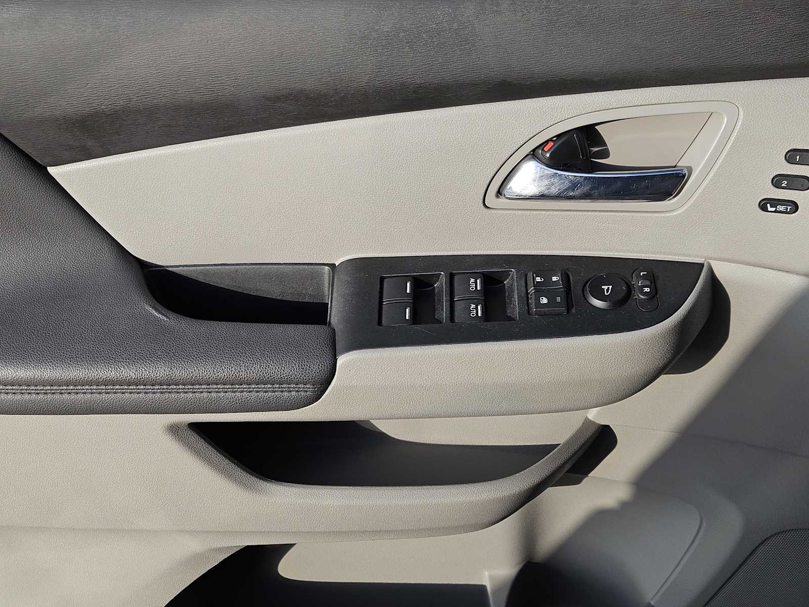 Thumbnail: 2015 Honda Odyssey - 22