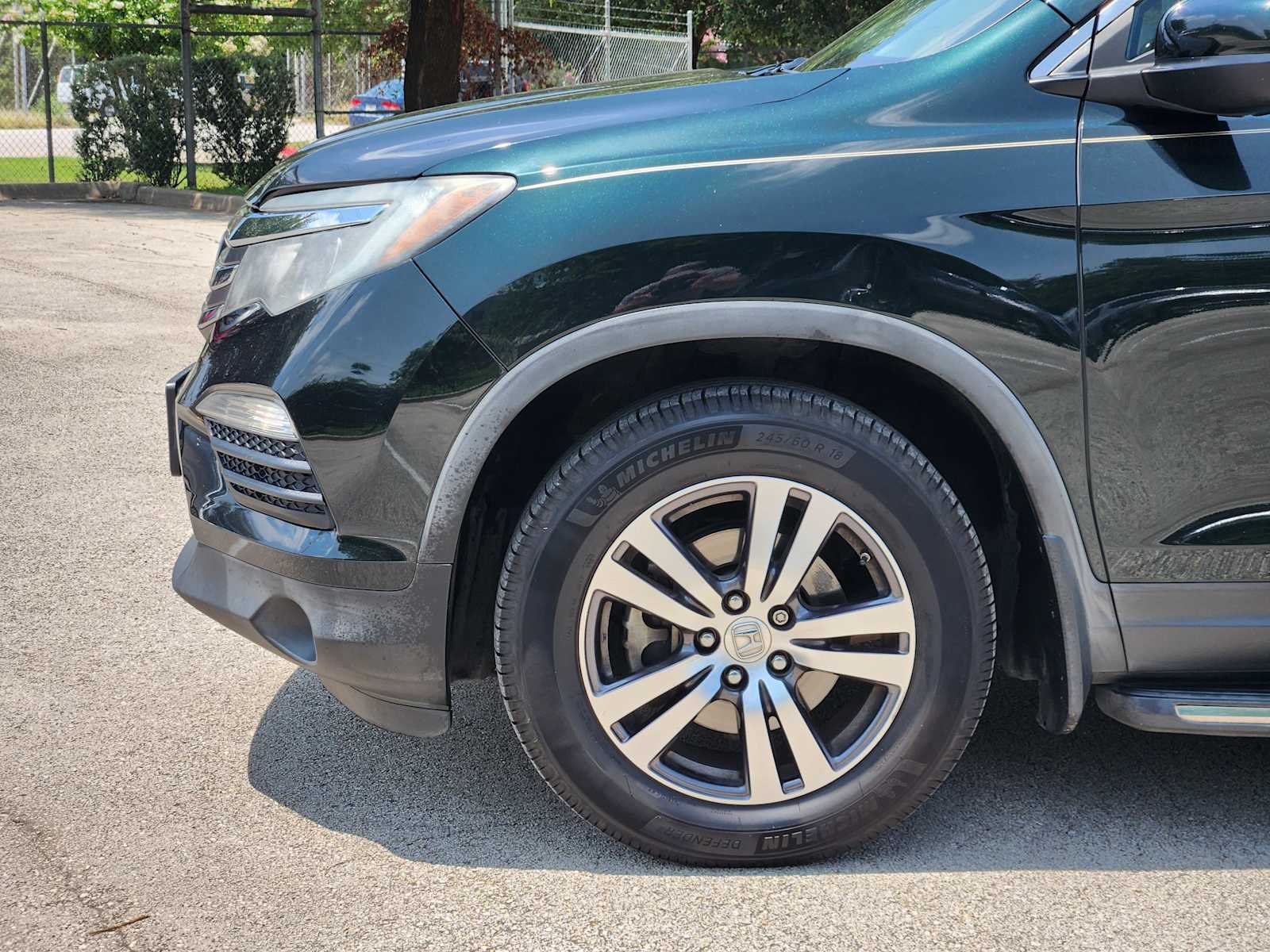 Thumbnail: 2017 Honda Pilot - 8