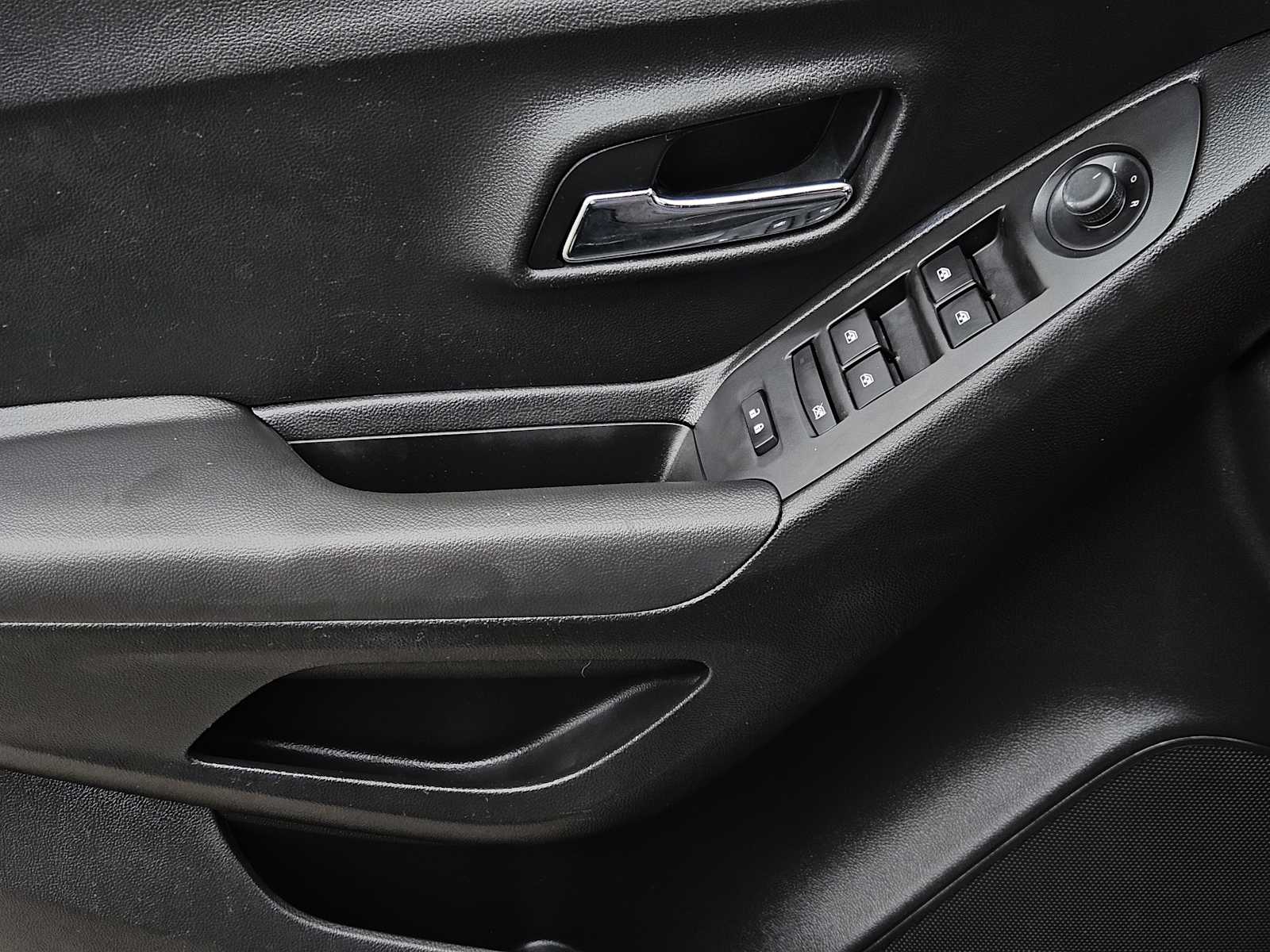 Thumbnail: 2018 Chevrolet Trax - 22