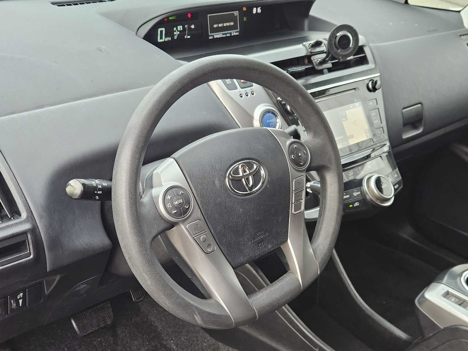 Thumbnail: 2015 Toyota Prius v - 2