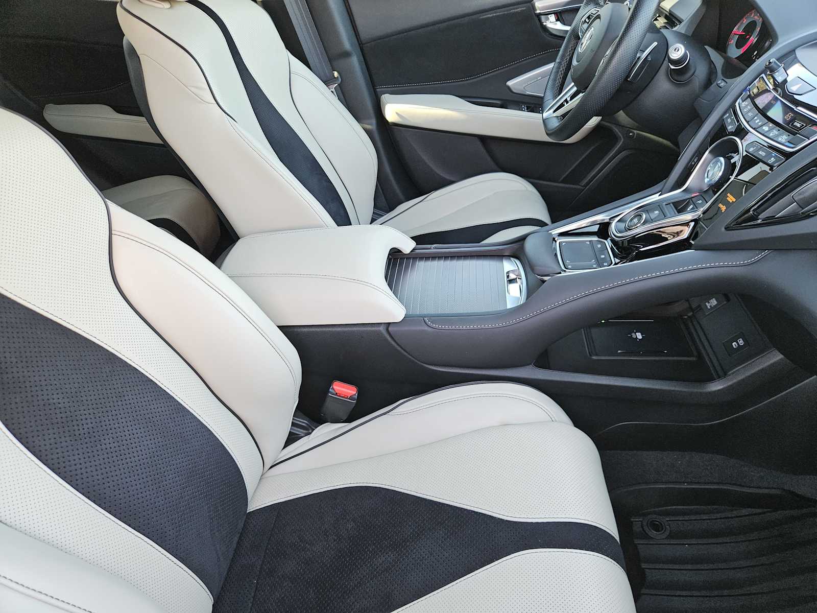 Thumbnail: 2024 Acura RDX - 14