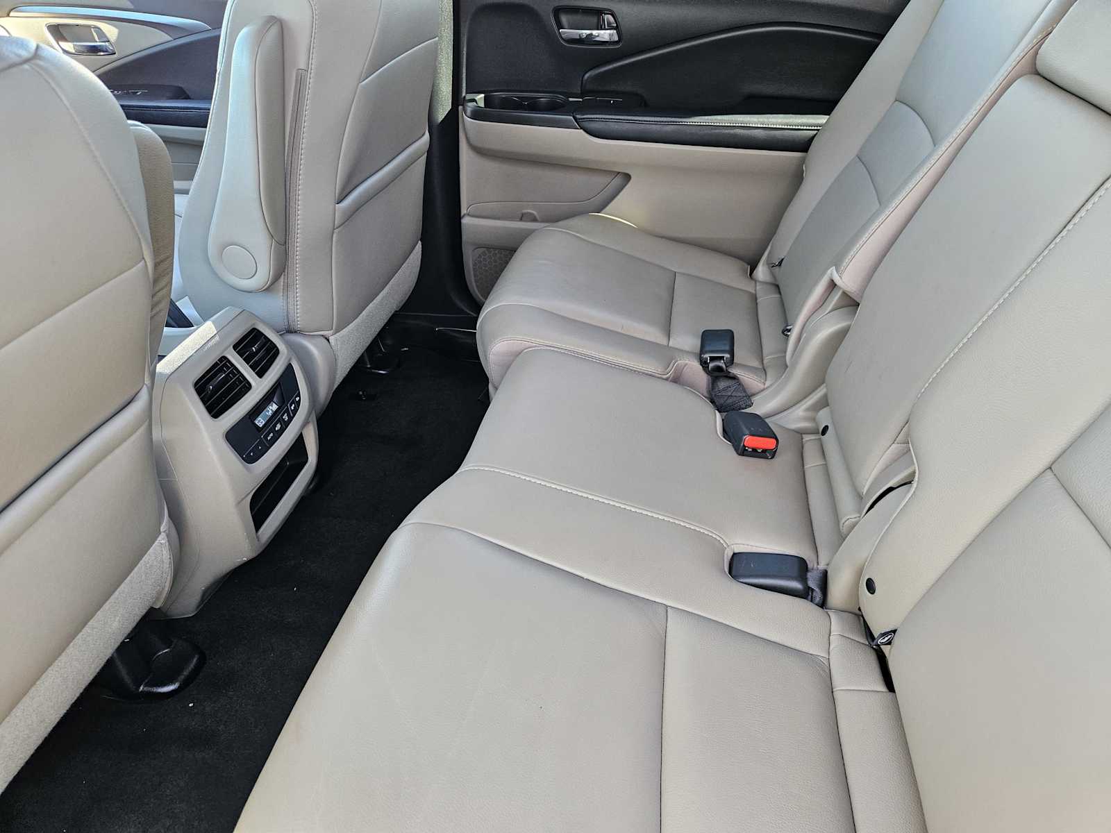 Thumbnail: 2016 Honda Pilot - 28