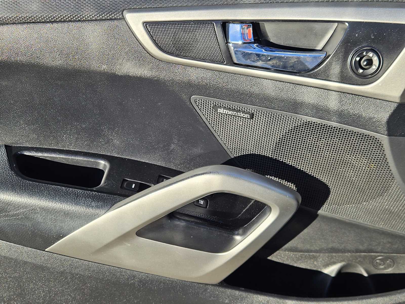 Thumbnail: 2017 Hyundai Veloster - 21