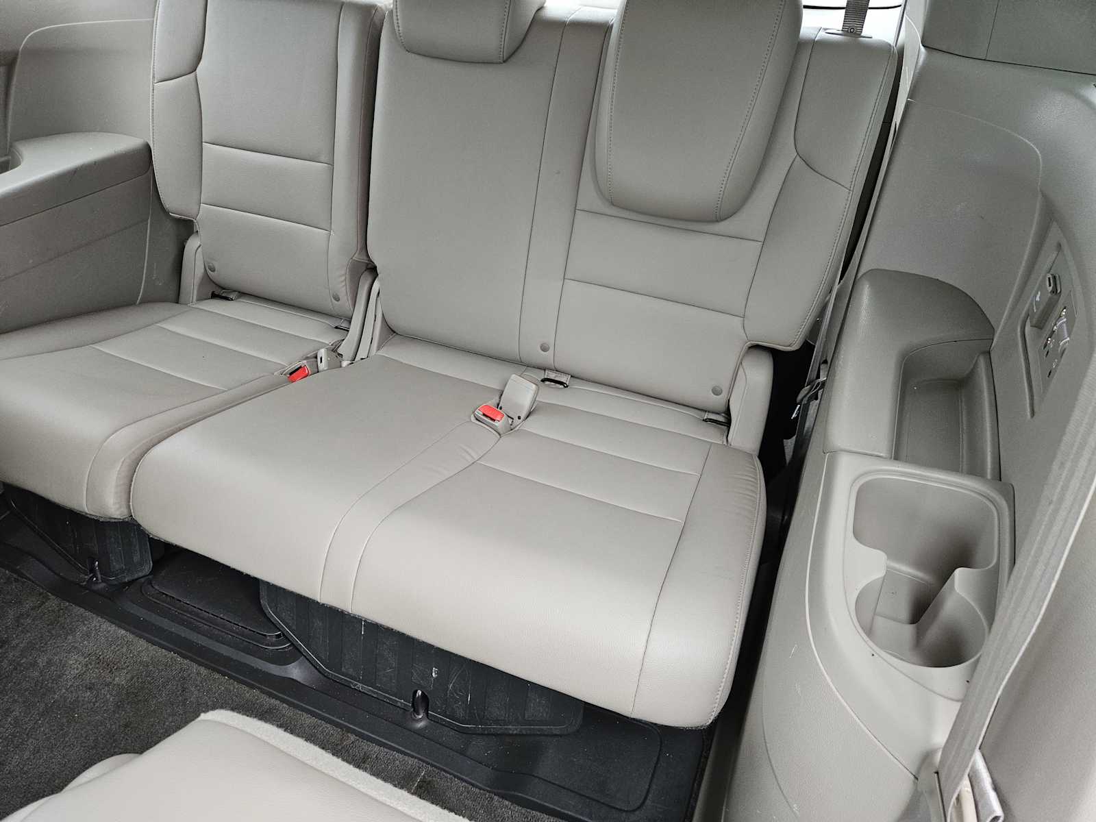 Thumbnail: 2014 Honda Odyssey - 31