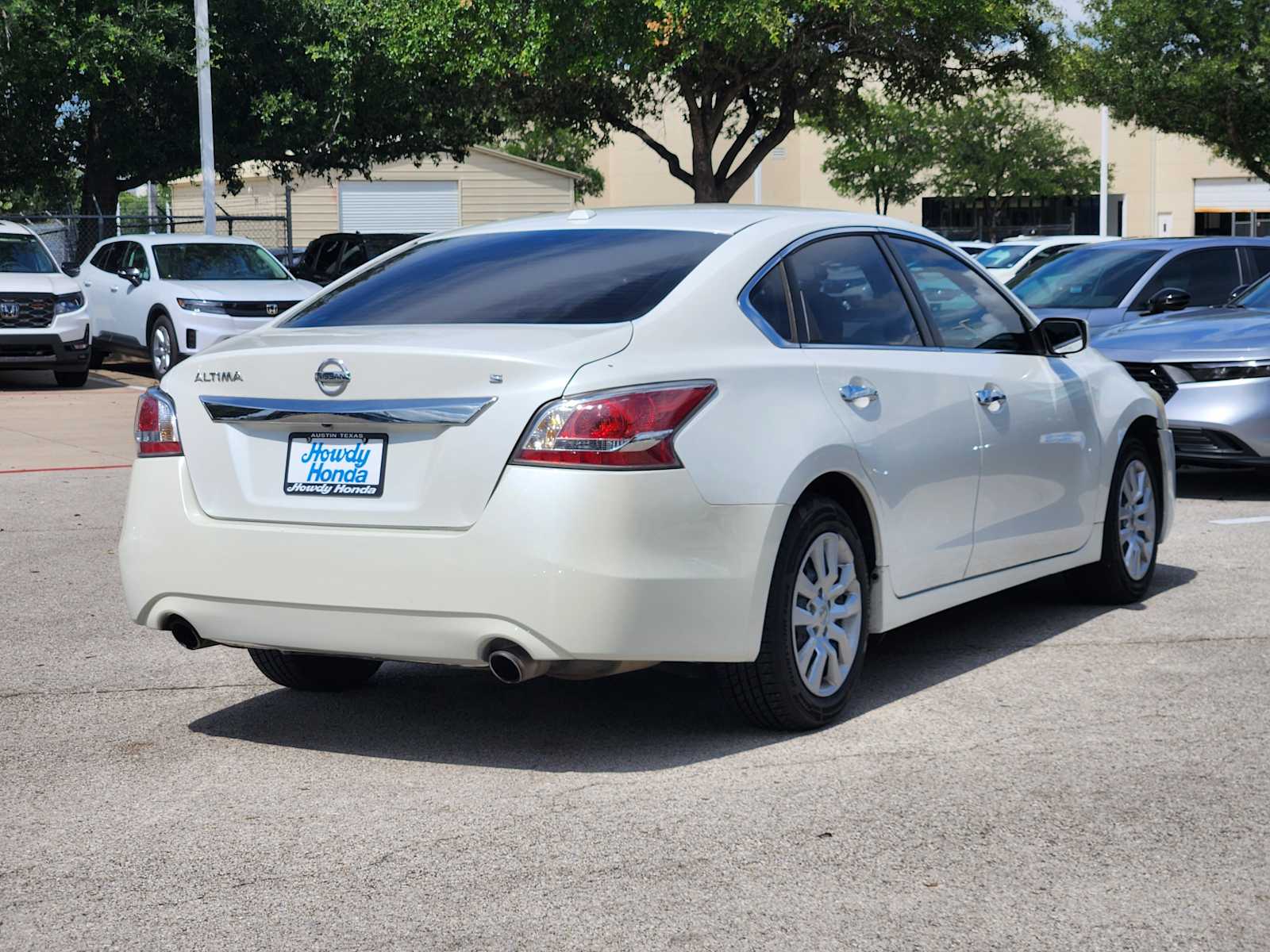 Thumbnail: 2015 Nissan Altima - 6