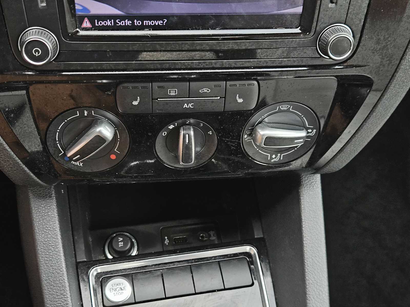 Thumbnail: 2016 Volkswagen Jetta - 19