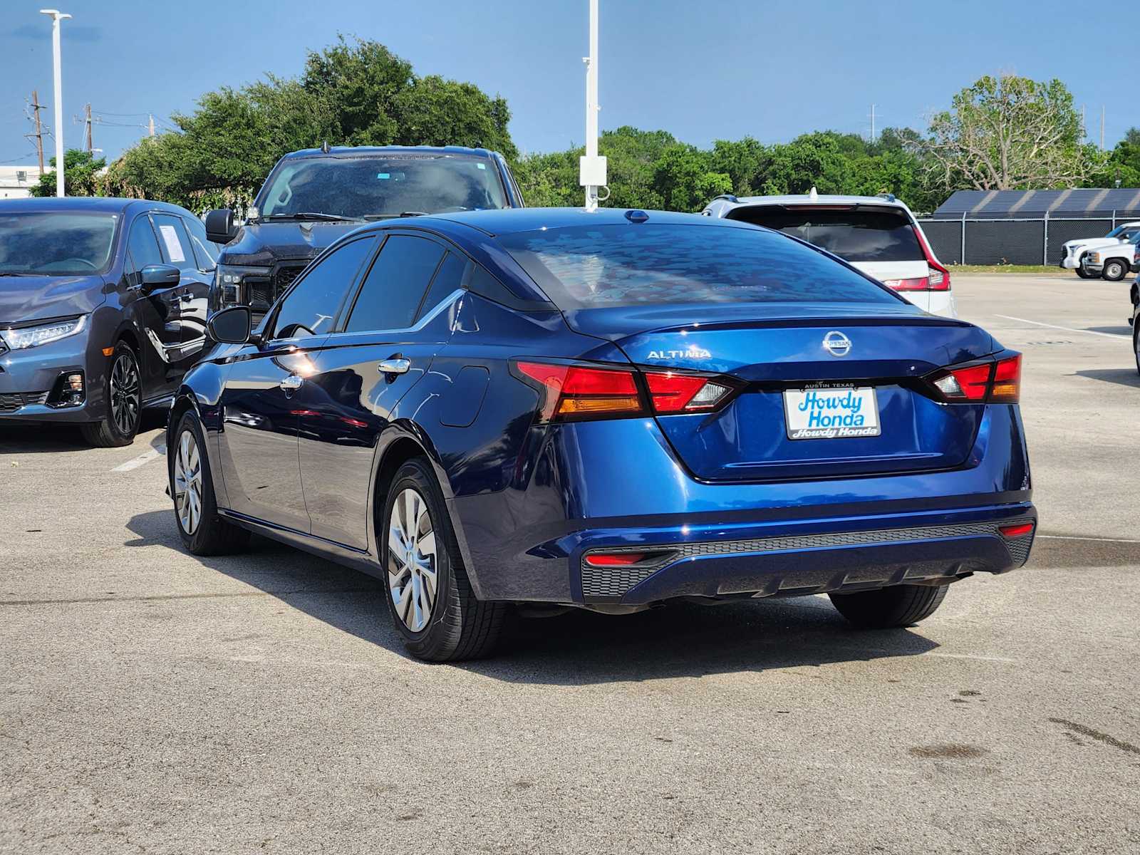 Thumbnail: 2019 Nissan Altima - 4