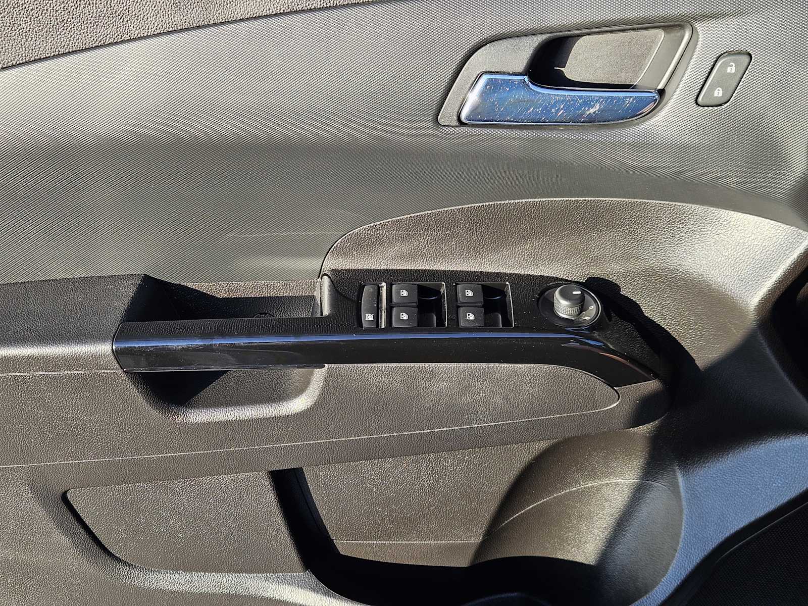 Thumbnail: 2017 Chevrolet Sonic - 22