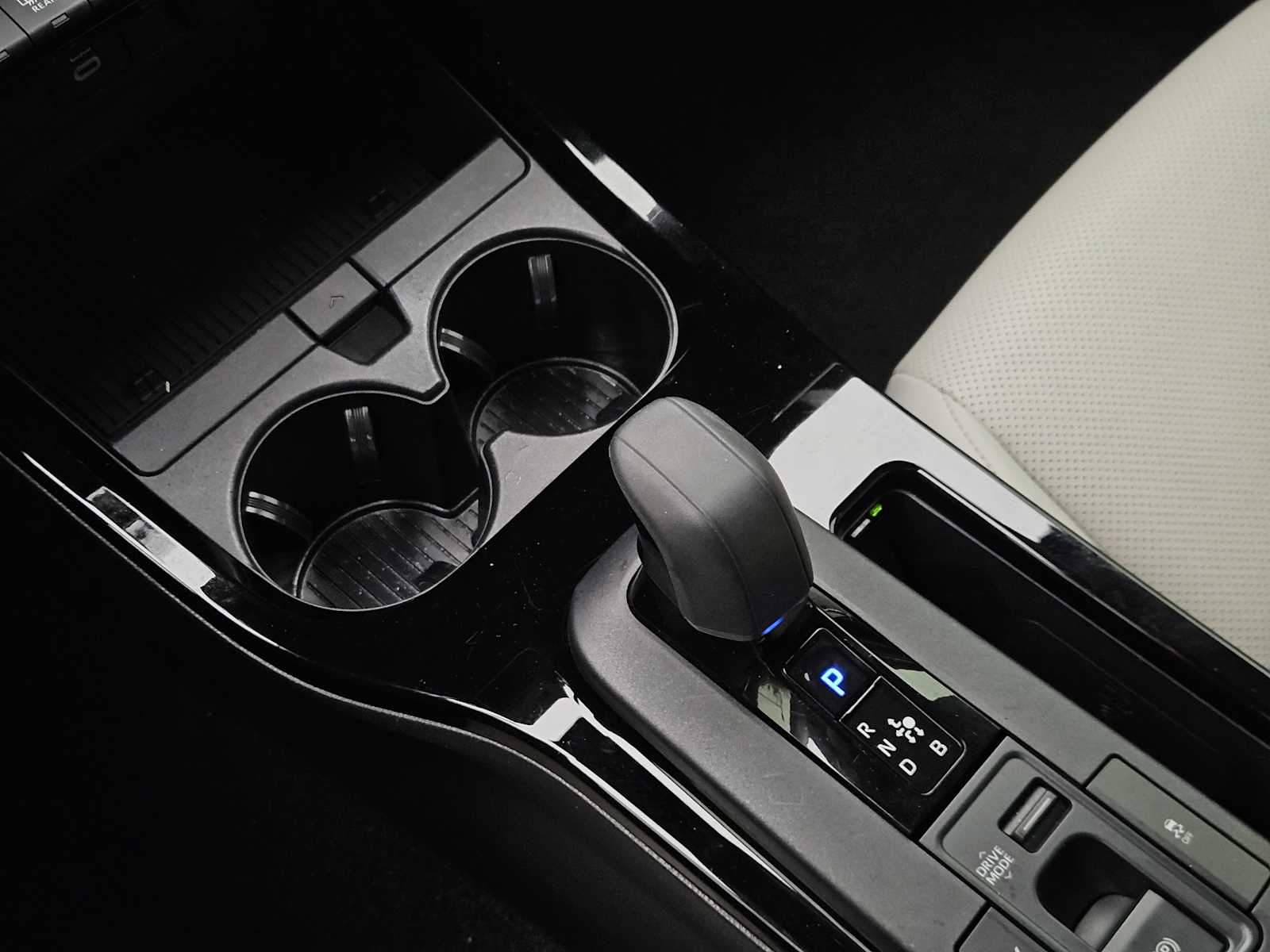 Thumbnail: 2024 Toyota Prius - 20