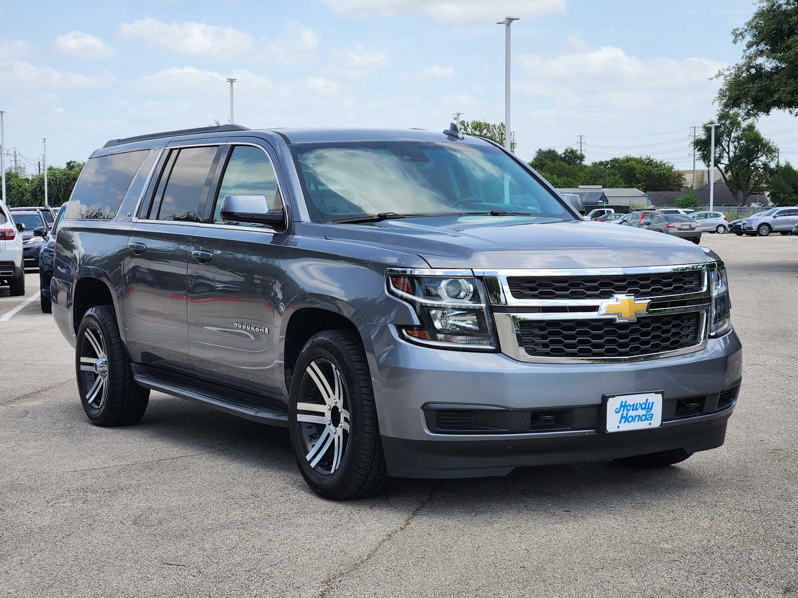Thumbnail: 2018 Chevrolet Suburban - 3