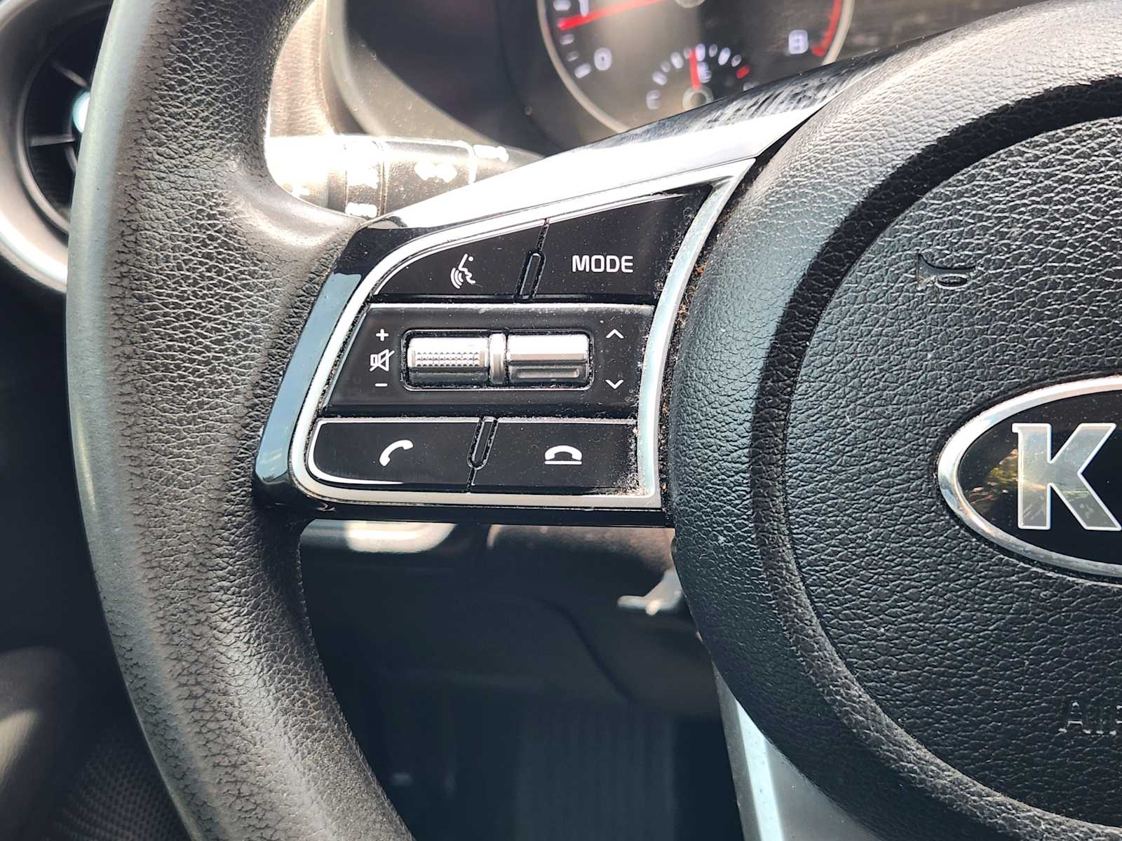 Thumbnail: 2021 Kia Forte - 25
