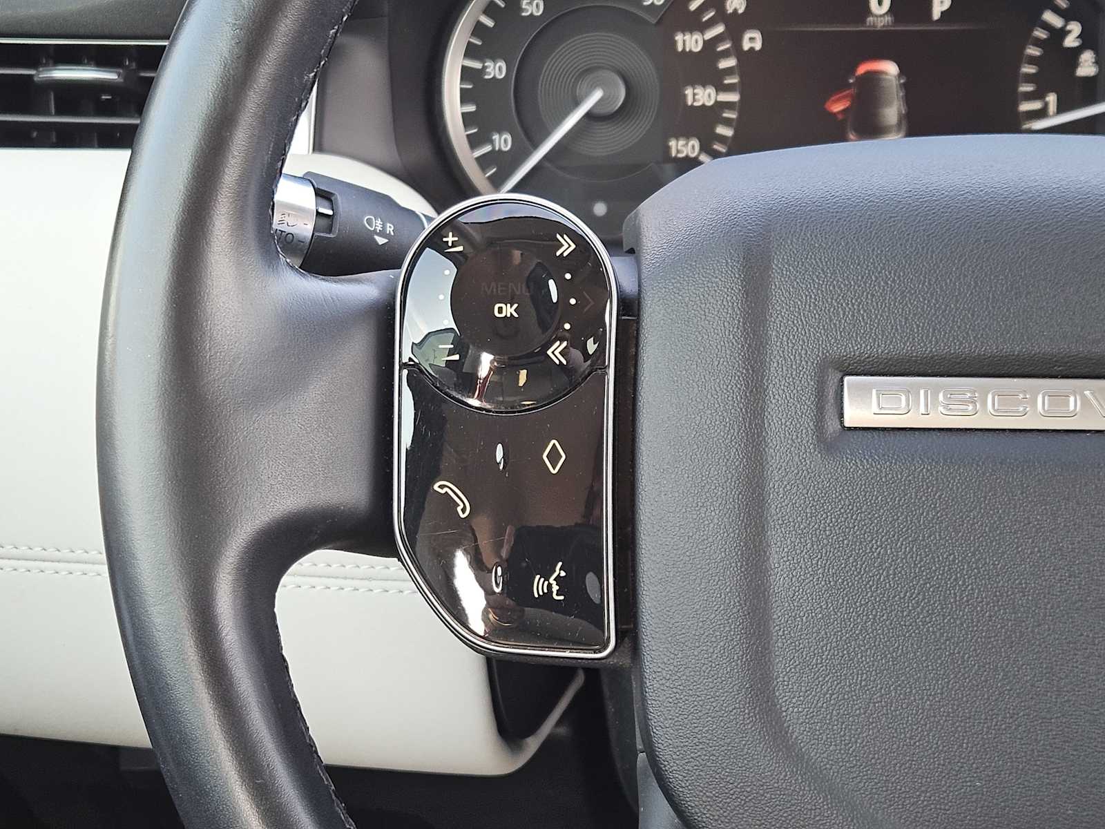 Thumbnail: 2020 Land Rover Discovery Sport - 26