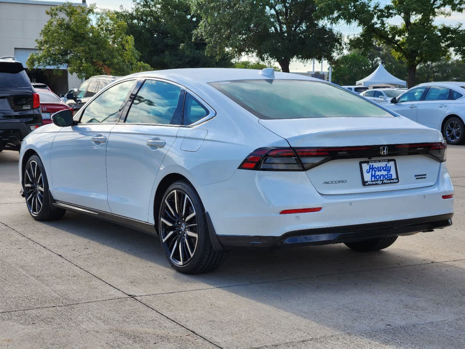 2025 Honda Accord Hybrid Touring photo 4
