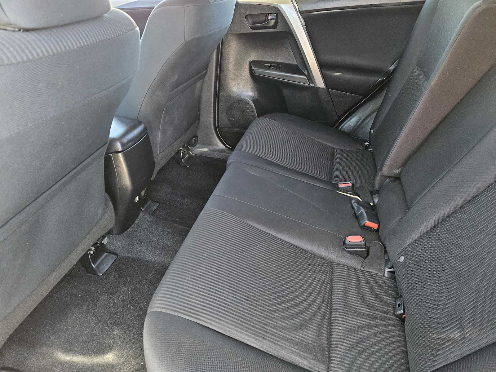 Thumbnail: 2018 Toyota RAV4 - 27