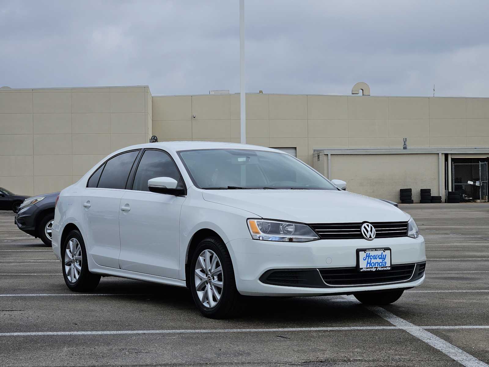 Thumbnail: 2014 Volkswagen Jetta - 3