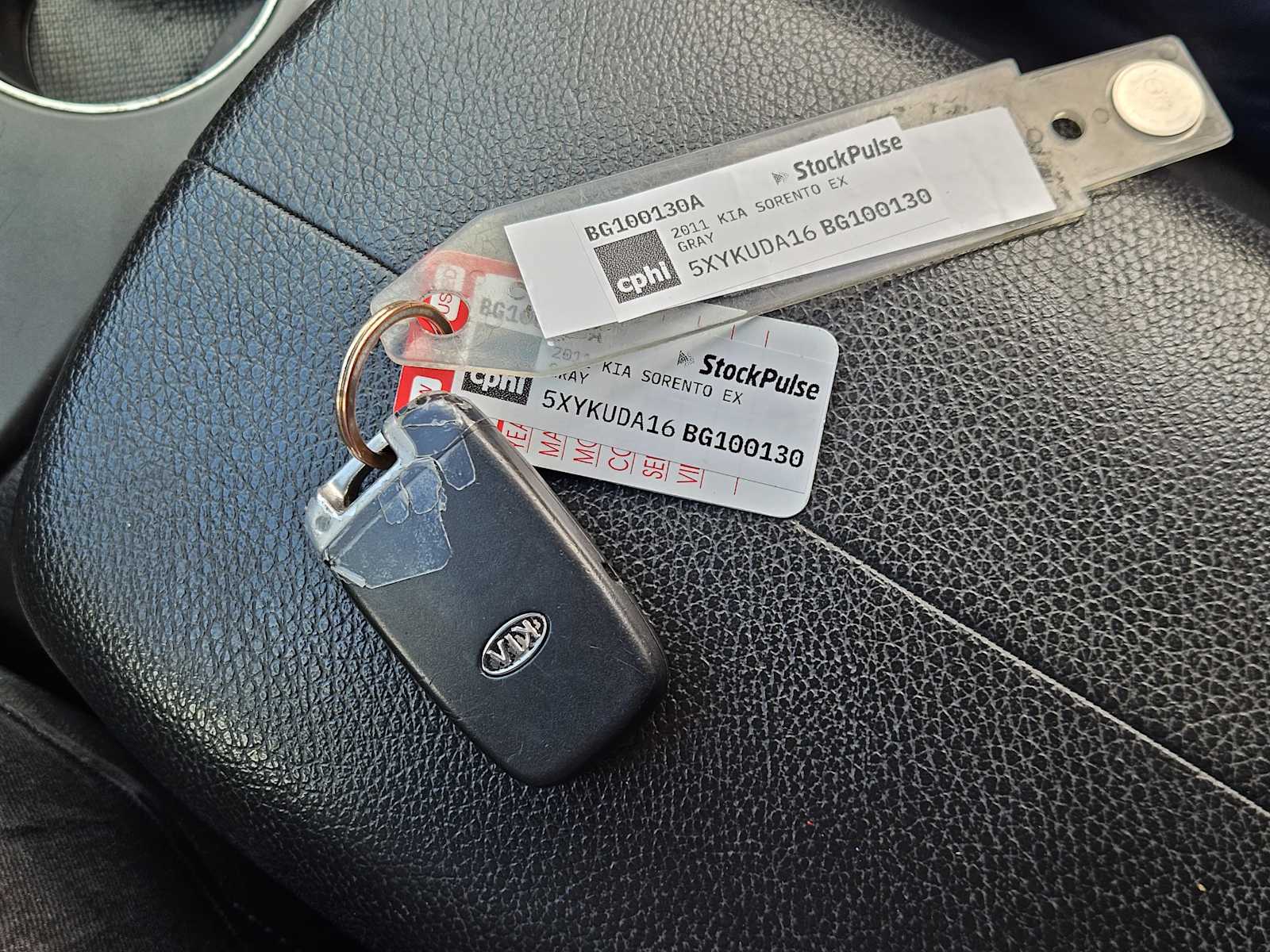 Thumbnail: 2011 Kia Sorento - 33