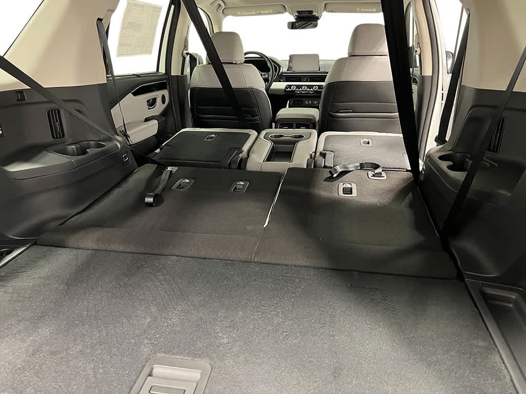 2025 Honda Pilot Touring 33