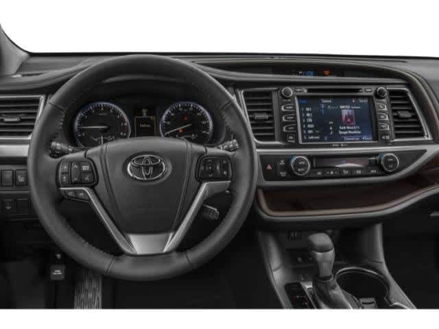 Thumbnail: 2015 Toyota Highlander - 10