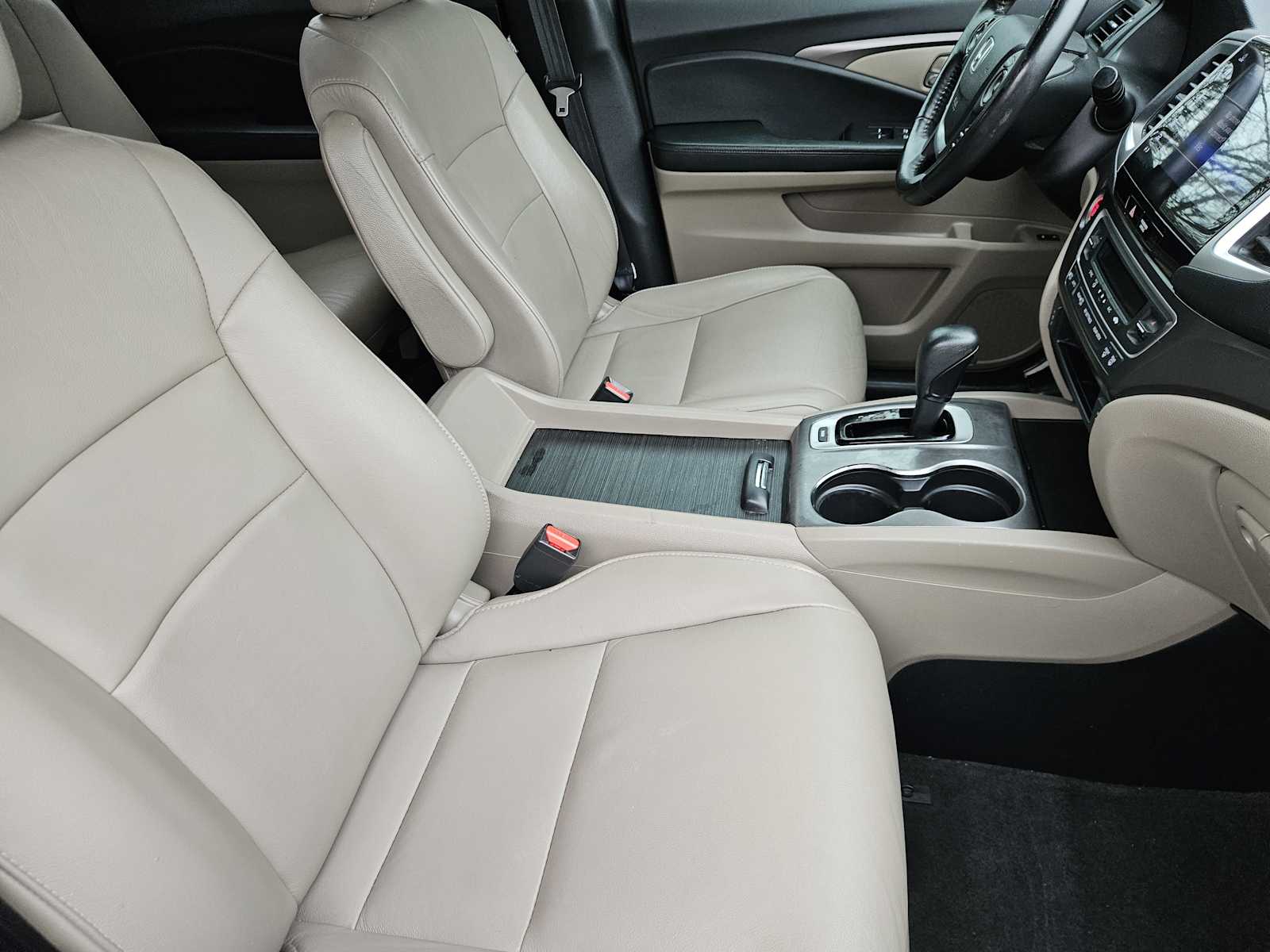 Thumbnail: 2018 Honda Pilot - 13