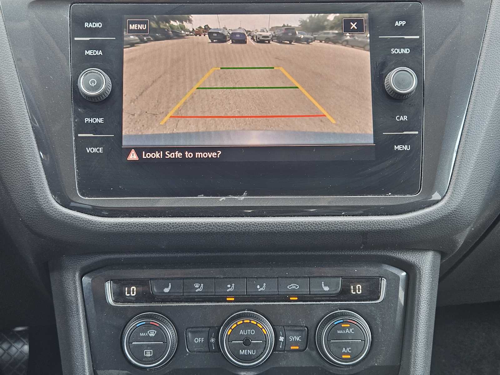 Thumbnail: 2019 Volkswagen Tiguan - 18