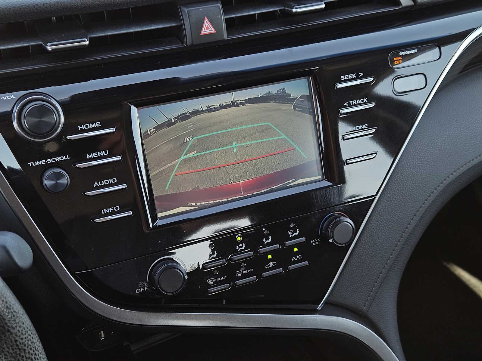 Thumbnail: 2018 Toyota Camry - 18